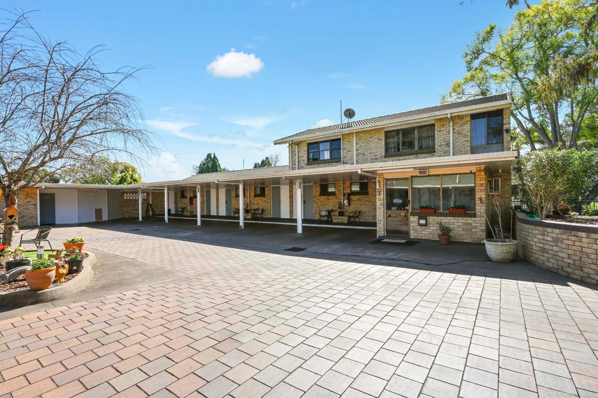 Motel Glenworth Тувумба Экстерьер фото