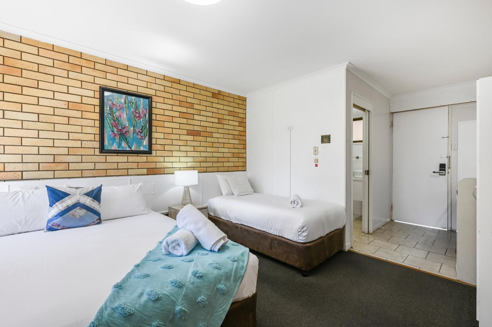Motel Glenworth Тувумба Экстерьер фото